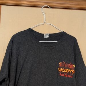 Woody’s Cocktail Hut Hawaii Bust A Nut In The Hut Gray Double 2XL T-Shirt